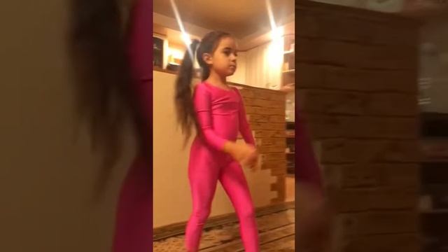 Left or right? смотреть онлайн