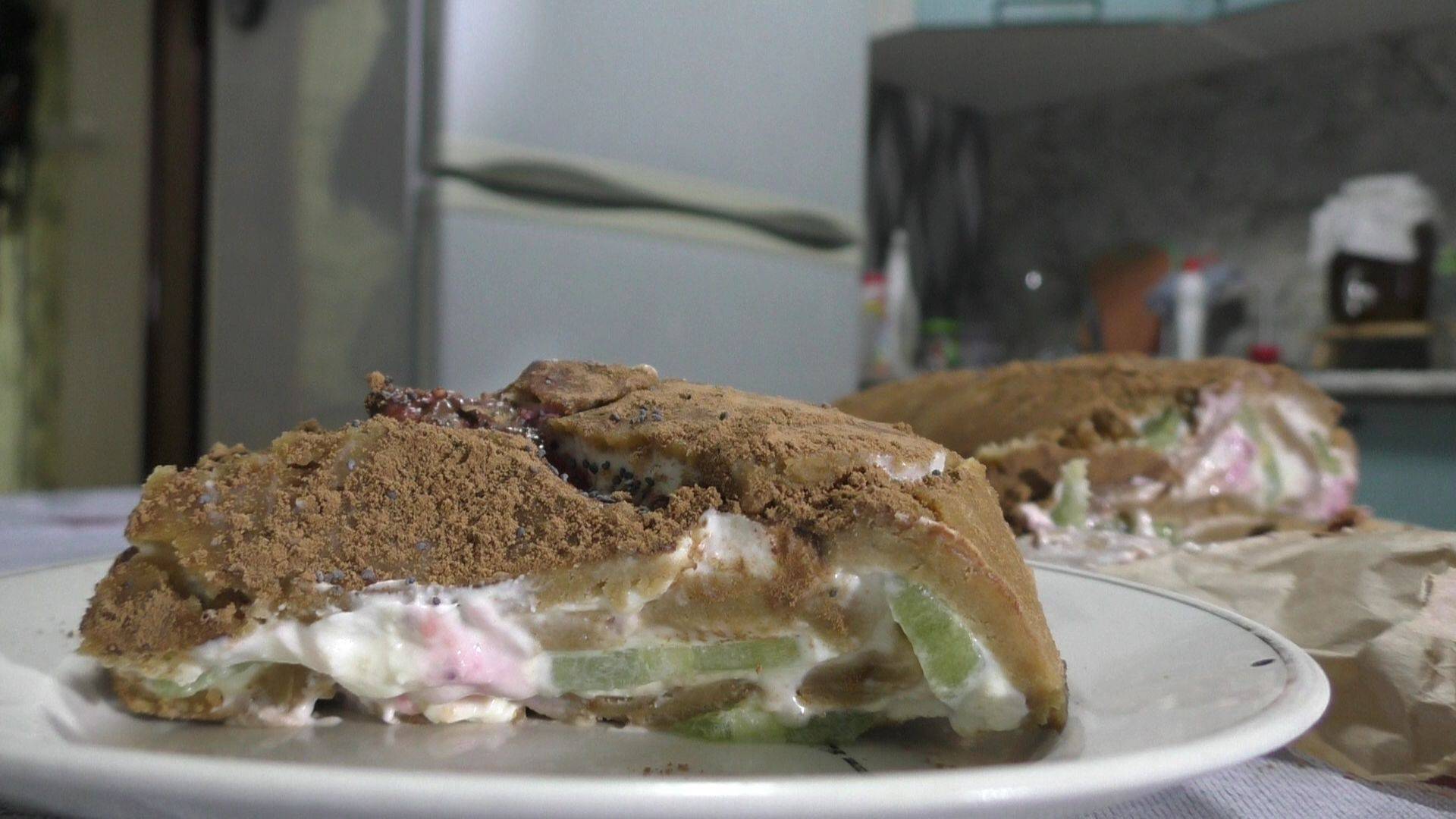 Сладкий рулет из того что было! ПРОСТО И ВКУСНО! смотреть онлайн