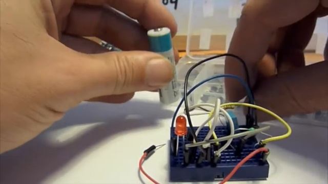 Joule Thief - No toroid, No coil - with Schematic смотреть онлайн