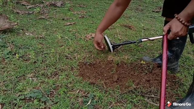 mengejutkan..! trnyata di hutan ada juga benda ini!!Metal Detector tekpoint2 смотреть онлайн