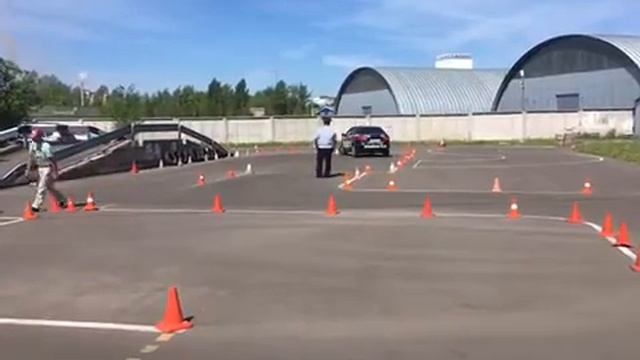 Маневрирование в ограниченном пространстве смотреть онлайн
