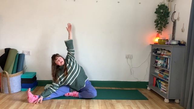 15 min Gentle Morning Yoga | Hip Releasing Practice | Day 11 Morning Yoga Journey ❤️ смотреть онлайн