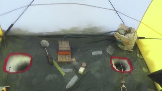 Лед отошел.Заход-рубль, выход ... Закрытие сезона зимней рыбалки .Ловим леща в палатке.