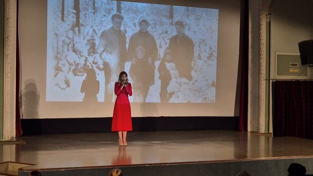 "Девочка смотрит на маму" - Елена Суровцева смотреть онлайн