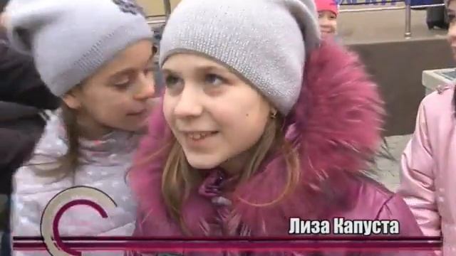 В эти выходные у кинотеатра «Русь» лепили снеговиков. смотреть онлайн