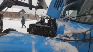 Снятие двигателя с ЗИЛа с помощью трактора МТЗ-82! Ремонт коробки отбора мощности на ЗИЛ!