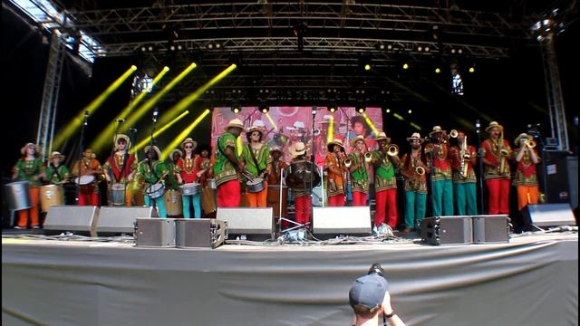 COLORS City Of Liverpool Online Radio Station Africa Oye 2017 interview with Beatlife & Kinetika смотреть онлайн