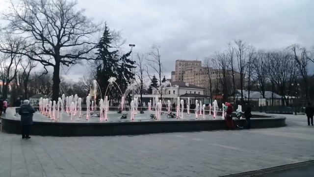 Поющий фонтан в Саду Шевченко 2021 Харьков, быстрая мелодия смотреть онлайн