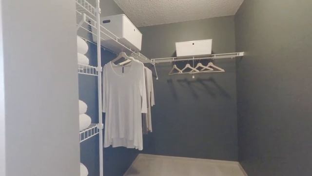 Tour a 2-bedroom model at the iconic Aqua apartment tower смотреть онлайн