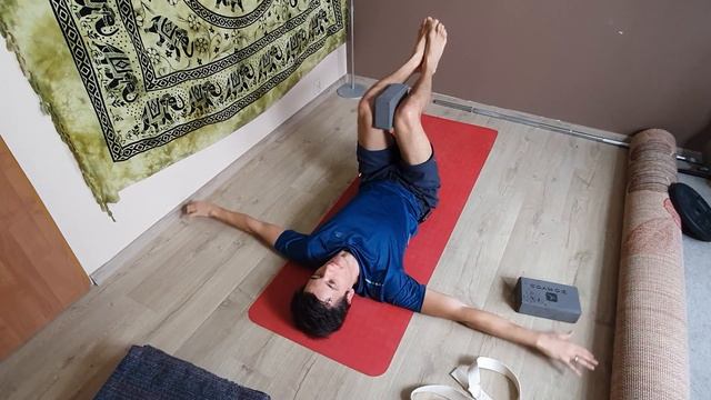 Kurs jogi dla początkujących. Odcinek 09. Joga to tylko rozciąganie? No to się zdziwisz. смотреть онлайн
