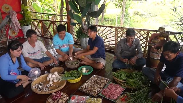 Thợ Hồ vào Bếp Trổ Tài Nấu LẨU BÒ | Cám Ơn Anh Chị Joe Trinh bồi Bổ Sức Khỏe cho Đội Thợ Làm Nhà смотреть онлайн