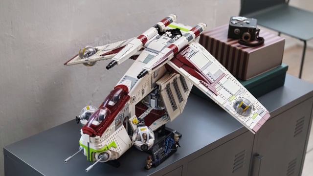 LEGO KANONIERKA REPUBLIKI | MIKROBUS KEMPINGOWY | BRICKHEADZ смотреть онлайн