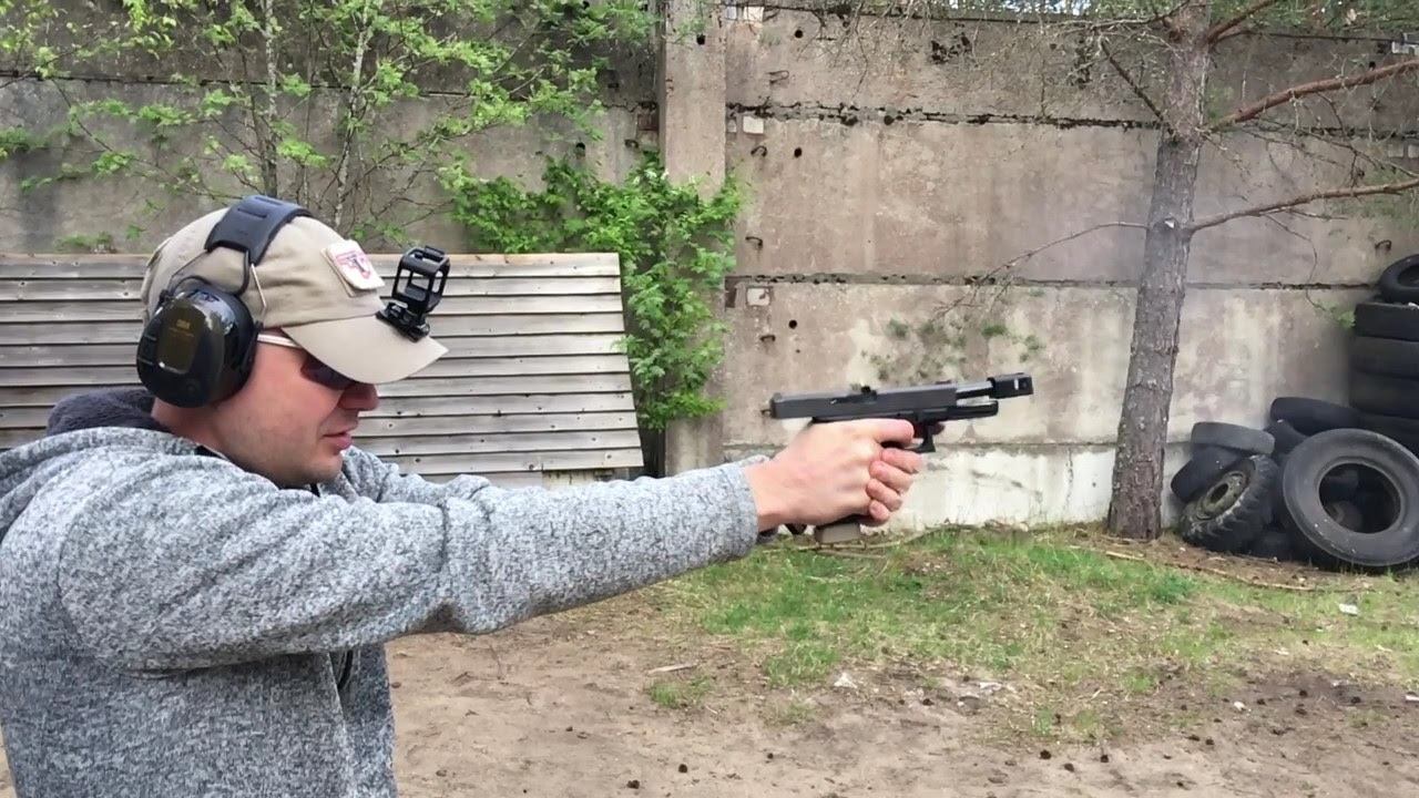 Glock 17 With and Without Compensator смотреть онлайн