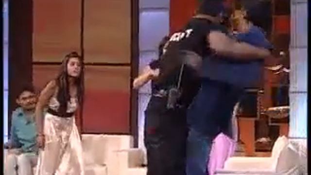 live. randi, bhenchod, matherchod jesi gndi gndi galiya di es actors ko.....plz subscribe kar do смотреть онлайн