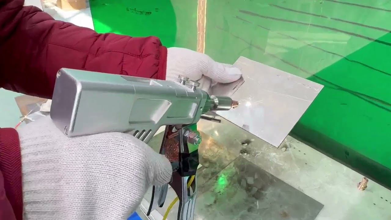 Setting the focal length on the laser welding gun Настройка фокусного расстояния на пистолете сварк смотреть онлайн