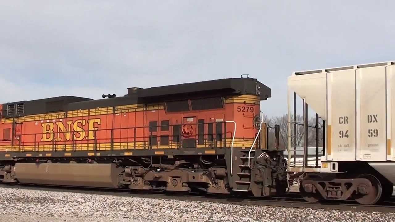 BNSF 7657/CP 8851/BNSF 5279 n/b manifest train Pleasanton Kansas. смотреть онлайн