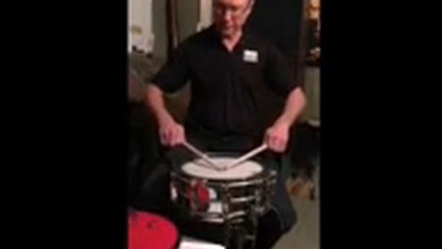 Buzzes - Roll Exercise: press then loosen смотреть онлайн