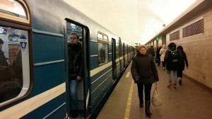 ЕМ-501 и ЕМА-502 На станции Технологический институт-1