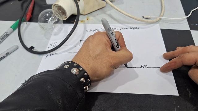 ✅️La HERRAMIENTA ideal para COMPROBAR los TRIAC (TIRISTORES) suscribete. смотреть онлайн