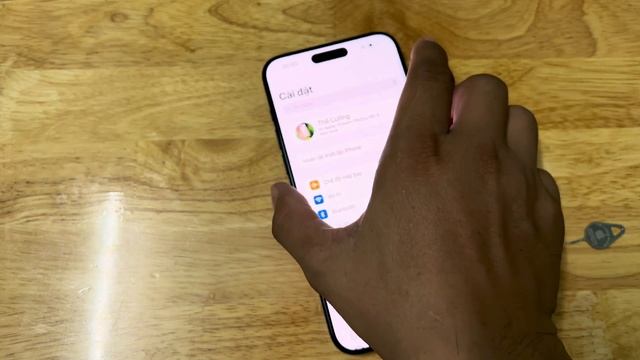 Trên tay 15 Pro Max lock độ CNC & cách gắn sim. смотреть онлайн