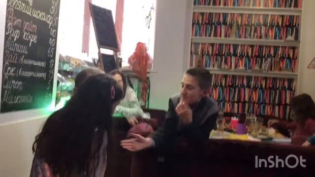 Крокодил 🐊 и зажигание свечей🎂 смотреть онлайн