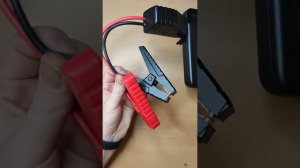 Jump Starter для запуска автомобиля с разряженным аккумулятором.