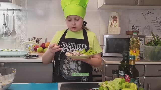 Cалат с фасолью и сухариками за 3 минуты