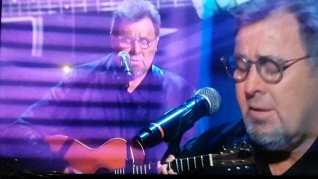 Vice Gill performs Dolly Parton's I Will Always Love You live at the Ryman theater смотреть онлайн