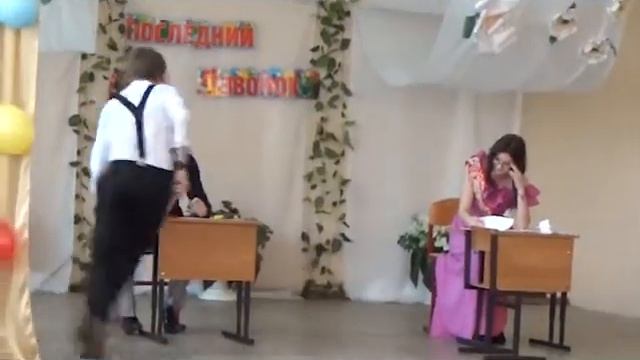 Сценка"Экзамен". Выступление Саши,Эдика,Ильи. смотреть онлайн