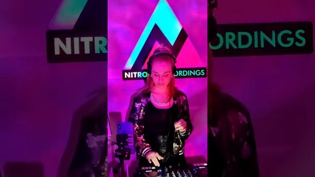 NITROPULSE - Mixed by Lana Kenoby - Autumn Selection Of Afro & Tech House смотреть онлайн