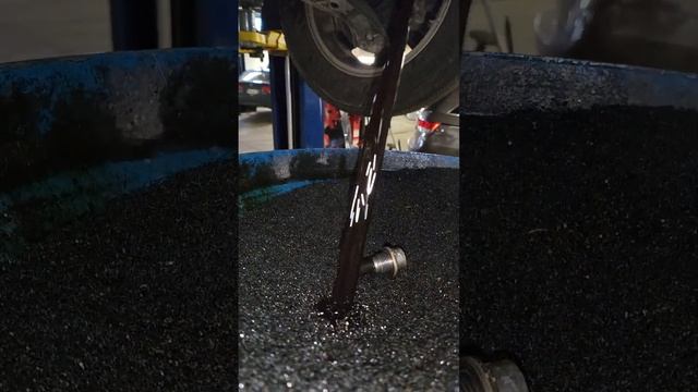 Past Due Honda Transmission Fluid 🔧😬👌 #honda #crv #atf #slowmotion #dirtyfluid смотреть онлайн