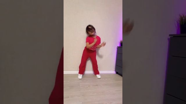 Рубрика #Моника_Патимейкер объявляется открытой под топ трек@dimasivchik #блогеры#loveis смотреть онлайн