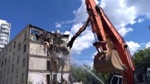 Снос пятиэтажки в Москве