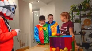 попали в цифровой цирк! амелька карамелька!