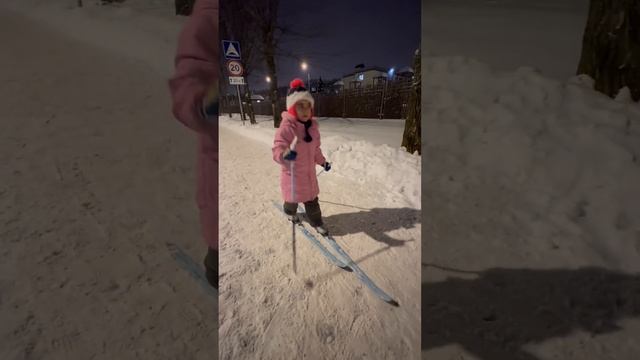 Let it snow✨❄️ #волшебство #снежнаямосква #аснегидет #трендыютуб #2024 #newyear #capcut смотреть онлайн