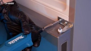 Как перевесить дверь холодильника. indesit its 5200