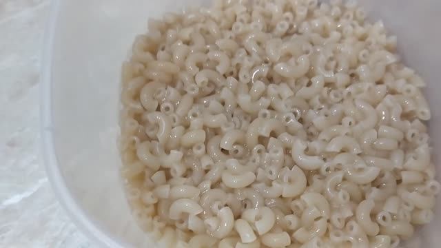 Макароны в микроволновке смотреть онлайн