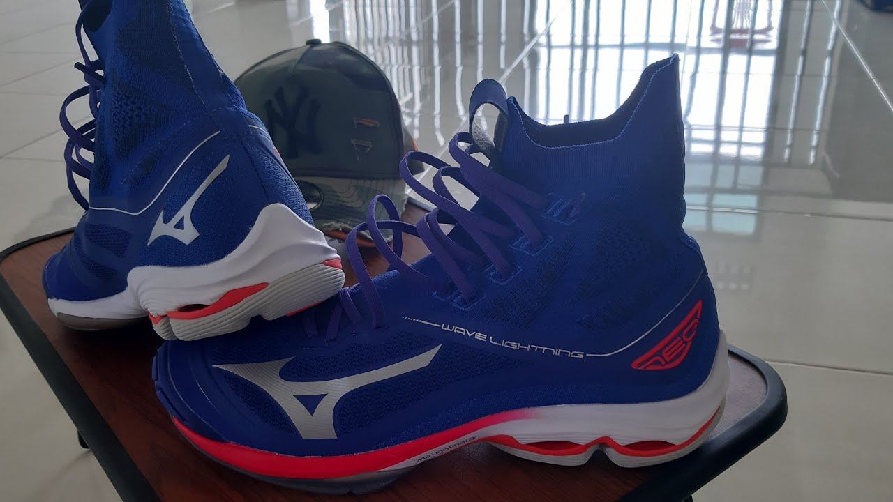 Mizuno Wave Lightning Neo / Sepatu Voli dipakai Badminton? Bisa?! Bisa jadi Sepatu Badminton Terbai смотреть онлайн
