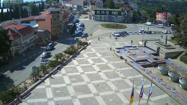Вебкамера "Площадь Советская". Запись 25.05.2018 10:00:03 смотреть онлайн