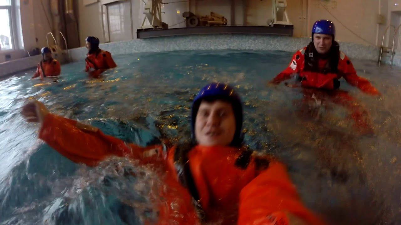 покидание вертолета под водой ( Helicopter underwater escape training) смотреть онлайн