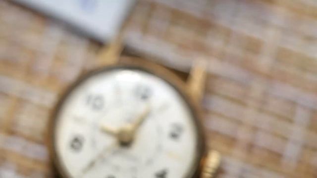Часы Заря, женские, позолота, СССР. Лот №: 00026АСВ смотреть онлайн