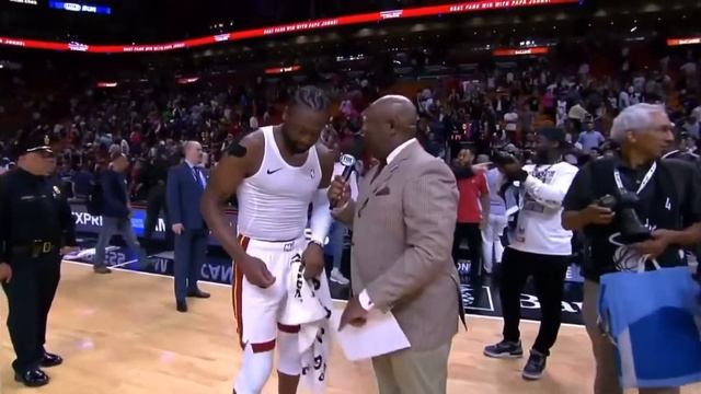 Dwayne Wade swaps jersey with a player who has idolized him since he was little * EMOTIONAL * смотреть онлайн