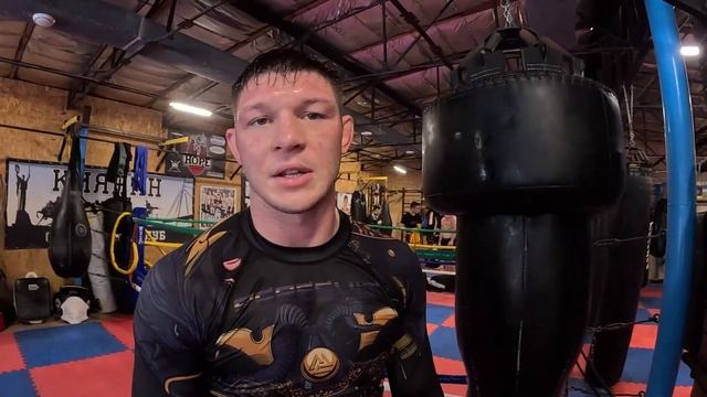 Немного MuayThai спаррингов и ОФП с секретными приёмами. смотреть онлайн