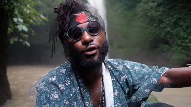 b.LaY “Tris” - Official Music Video смотреть онлайн
