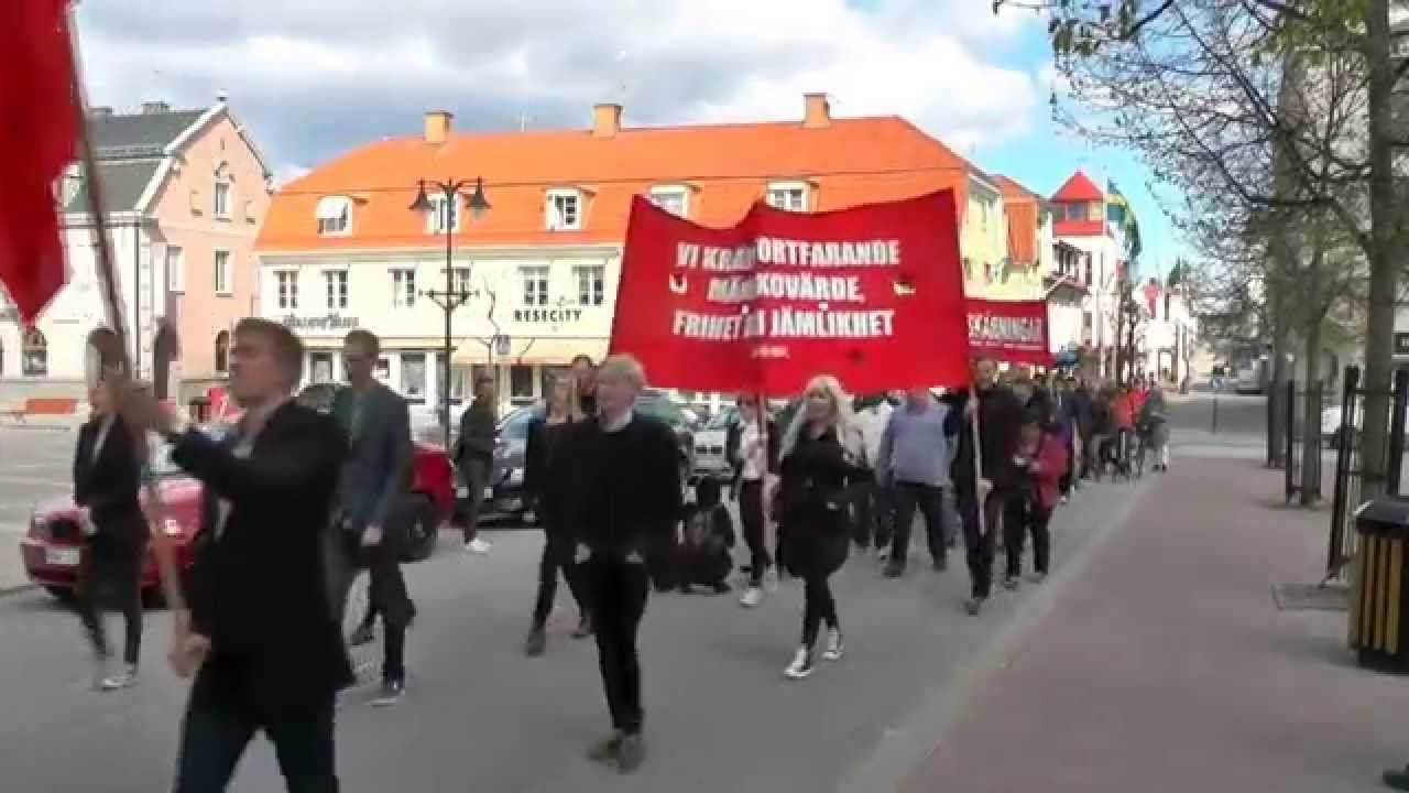 Socialisternas marsch genom Västervik 1 Maj 2014 смотреть онлайн