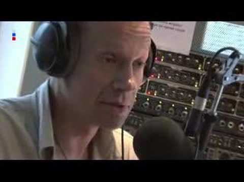 Sergey Minaev, famous russian writer, on radio RSN 107.0, Moscow смотреть онлайн