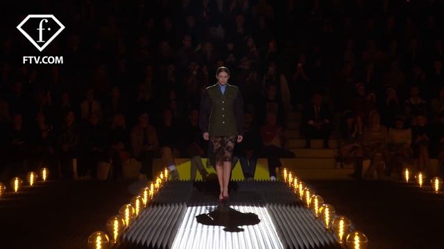 Gigi Hadid Prada First Look Milan F/W 19-20 | FashionTV | FTV смотреть онлайн