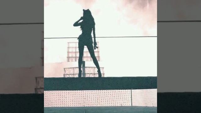 Ariana Grande and Selena Gomez on concert (Official music video) смотреть онлайн