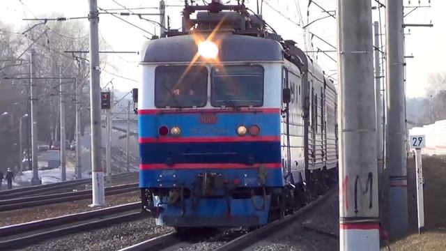 ЧС2К-623 с поездом №392 "Москва – Челябинск" смотреть онлайн