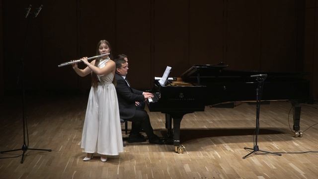 Луи Ганн Анданте и Скерцо для флейты и фортепиано. Исполняют: Софья Попок ( флейта), Антон Коршаков смотреть онлайн